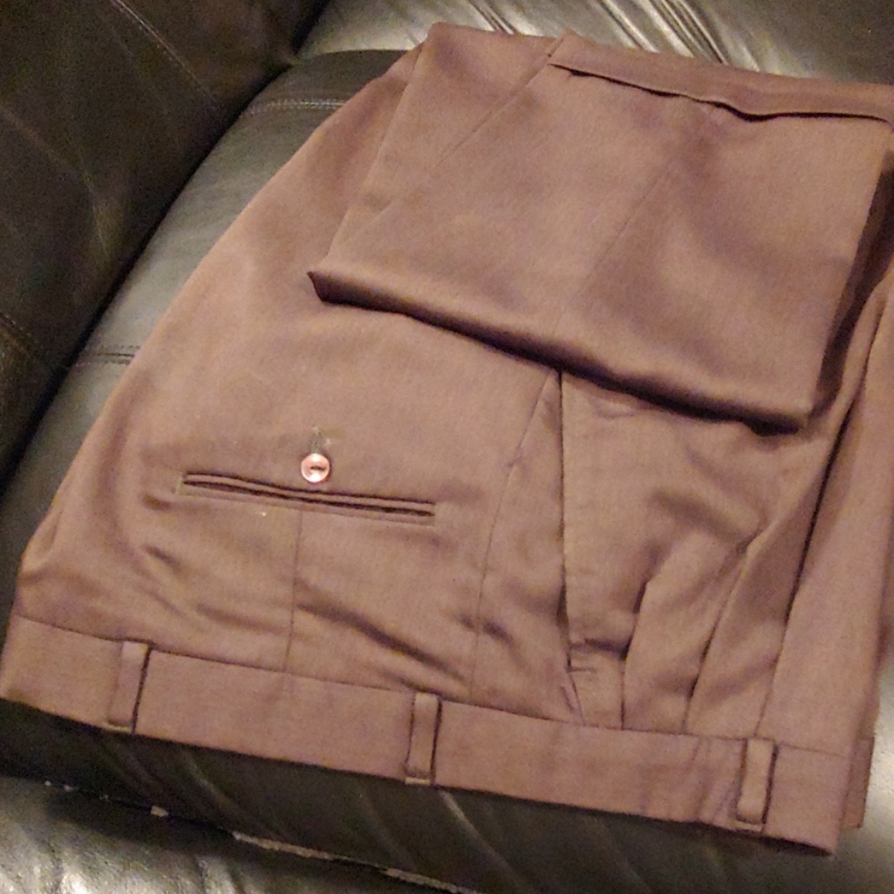 Pleated slacks